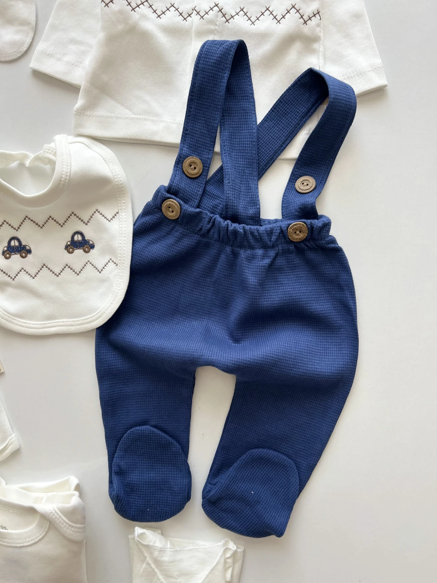 طقم جميل للأولاد الرضع من 10 قطع فاخرة مع بطانية