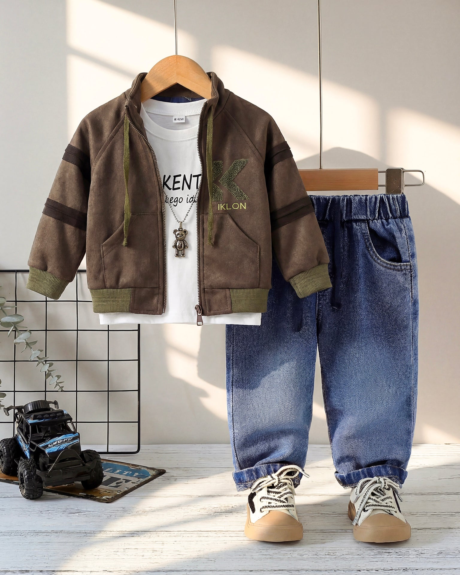 طقم العيد للأولاد بتصميم فخم و متميز من 3 قطع