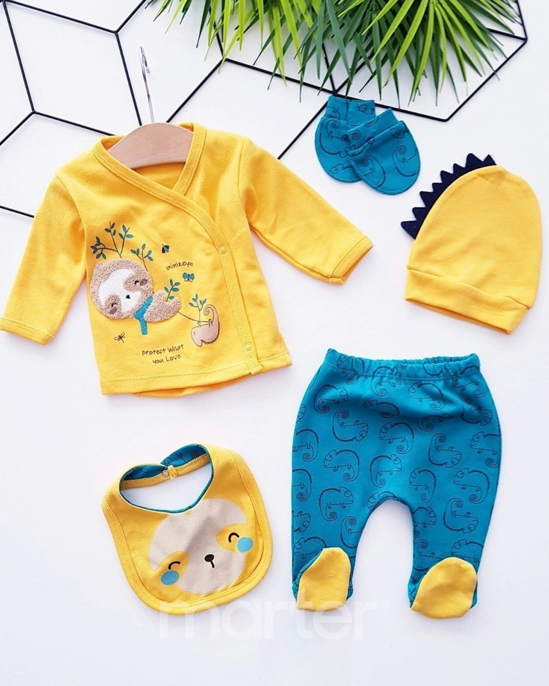 طقم مريح وفخم للمواليد الجدد بـ5 قطع