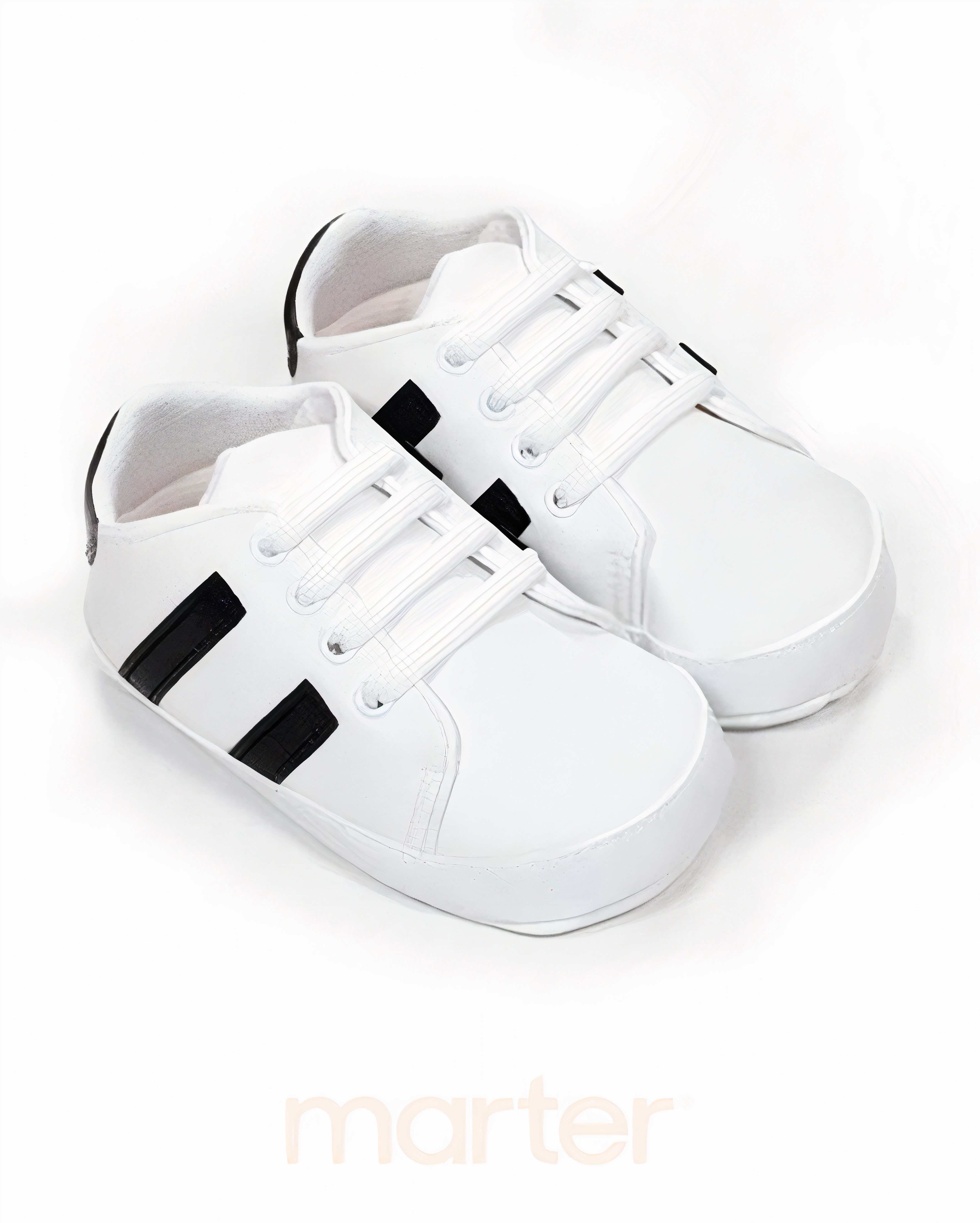 حذاء رياضي أبيض للأولاد