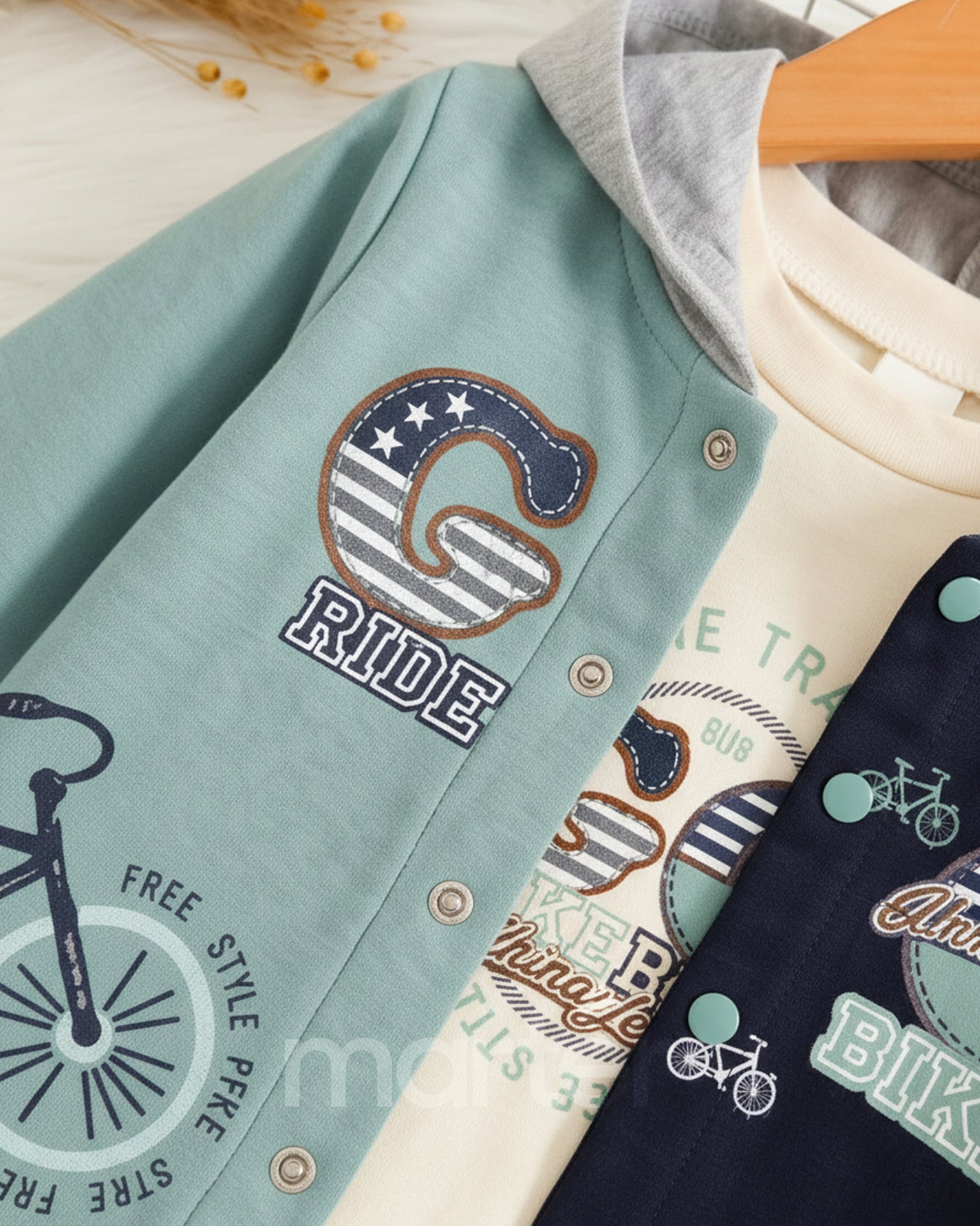 طقم كيوت و جميل للأولاد بتصميم متميز من 3 قطع