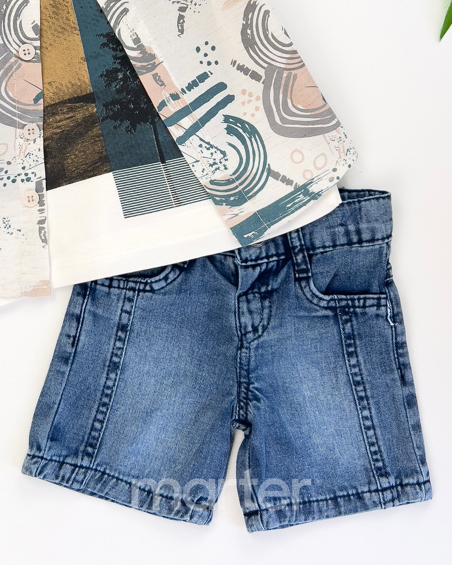 طقم صيفي للأولاد بتصميم فخم ولمسات راقية