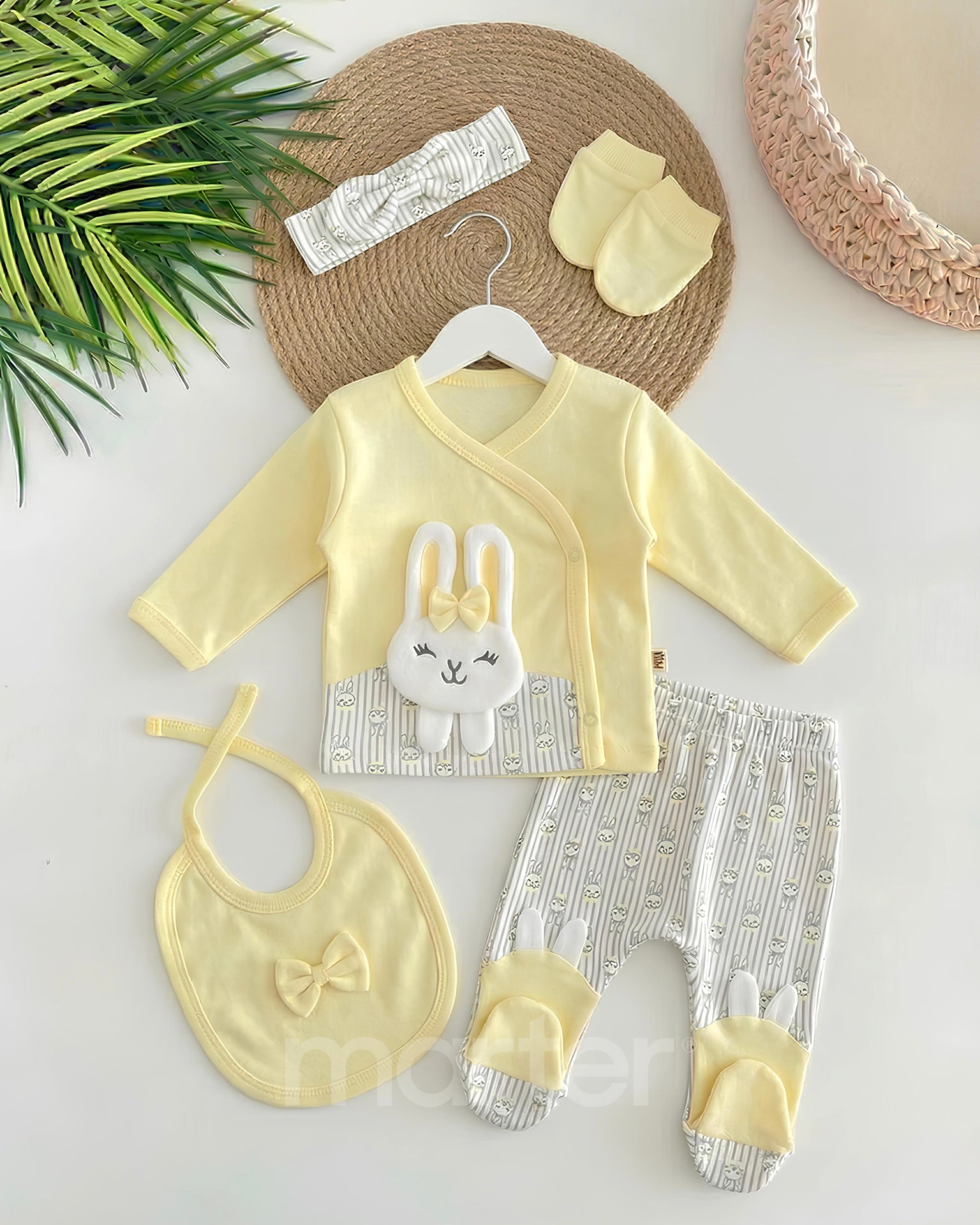 طقم جميل للبنات حديثي الولادة مكون من 5 قطع