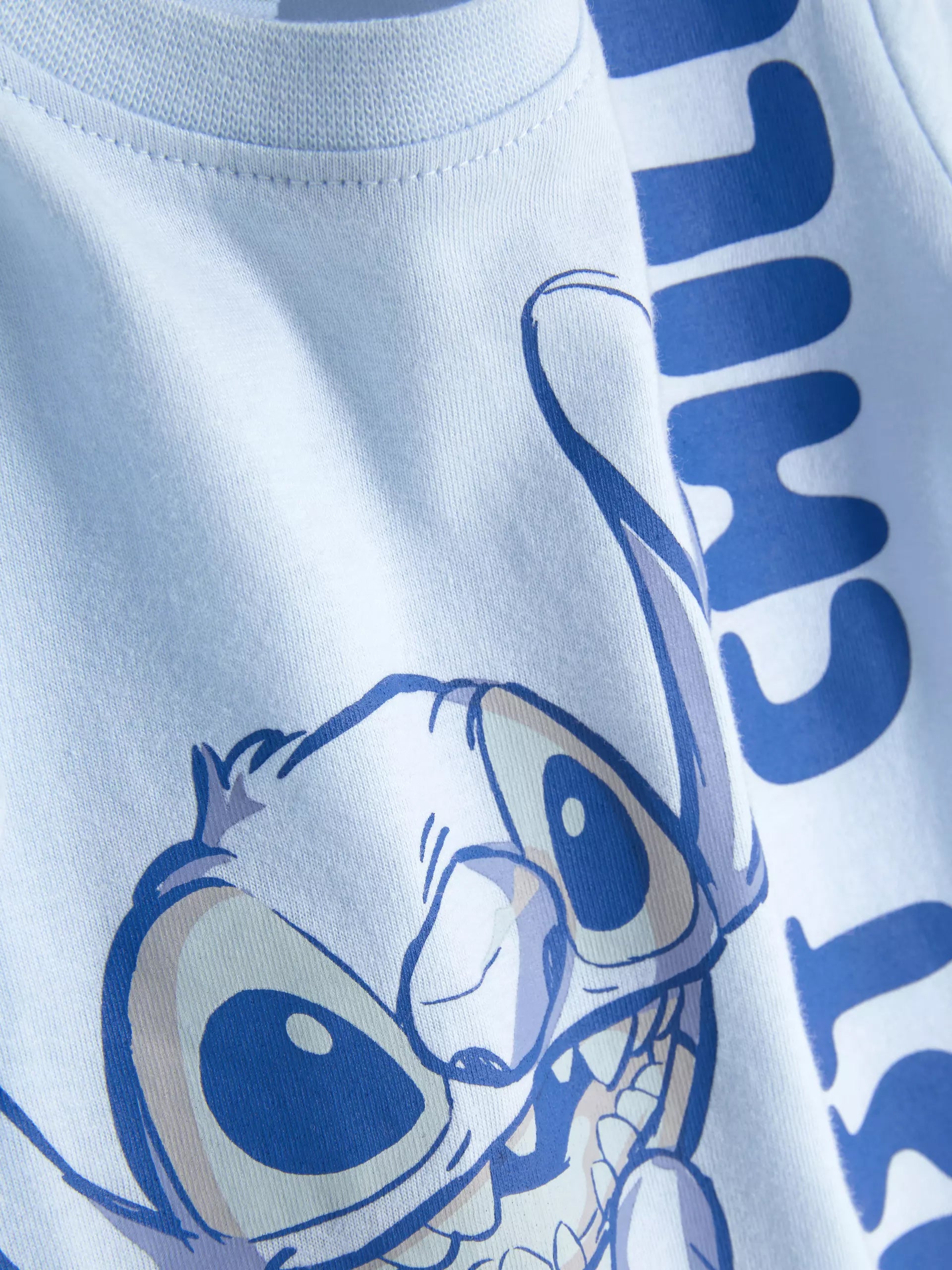 طقم ستيتش صيفي رائع للأولاد مع شورت جينز