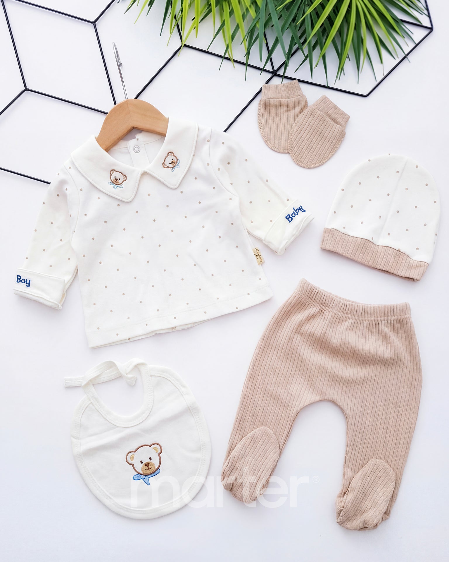 طقم مريح وفخم للمواليد الجدد بـ5 قطع