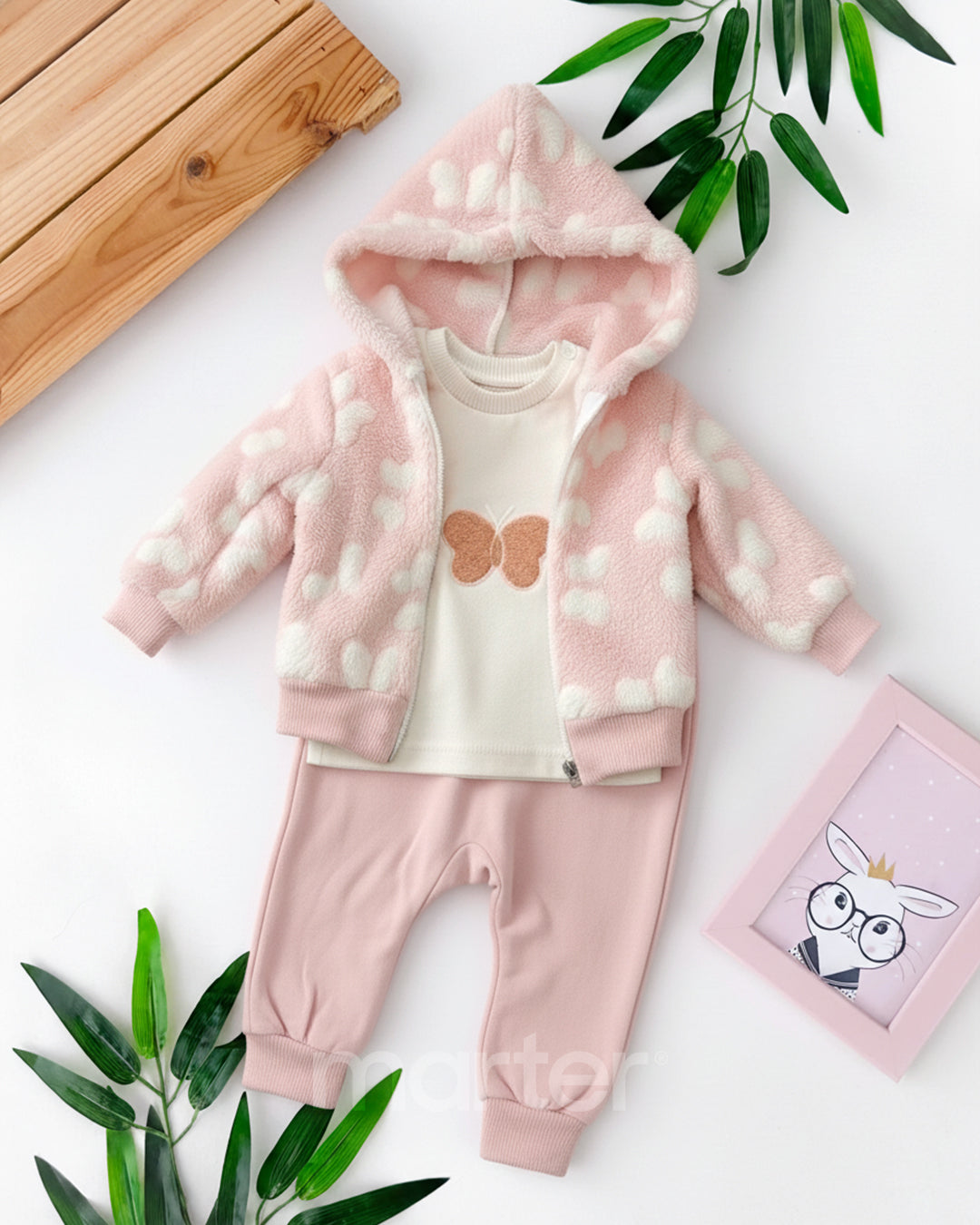 طقم شتوي جميل للبنات بتصميم الفراشة كيوت