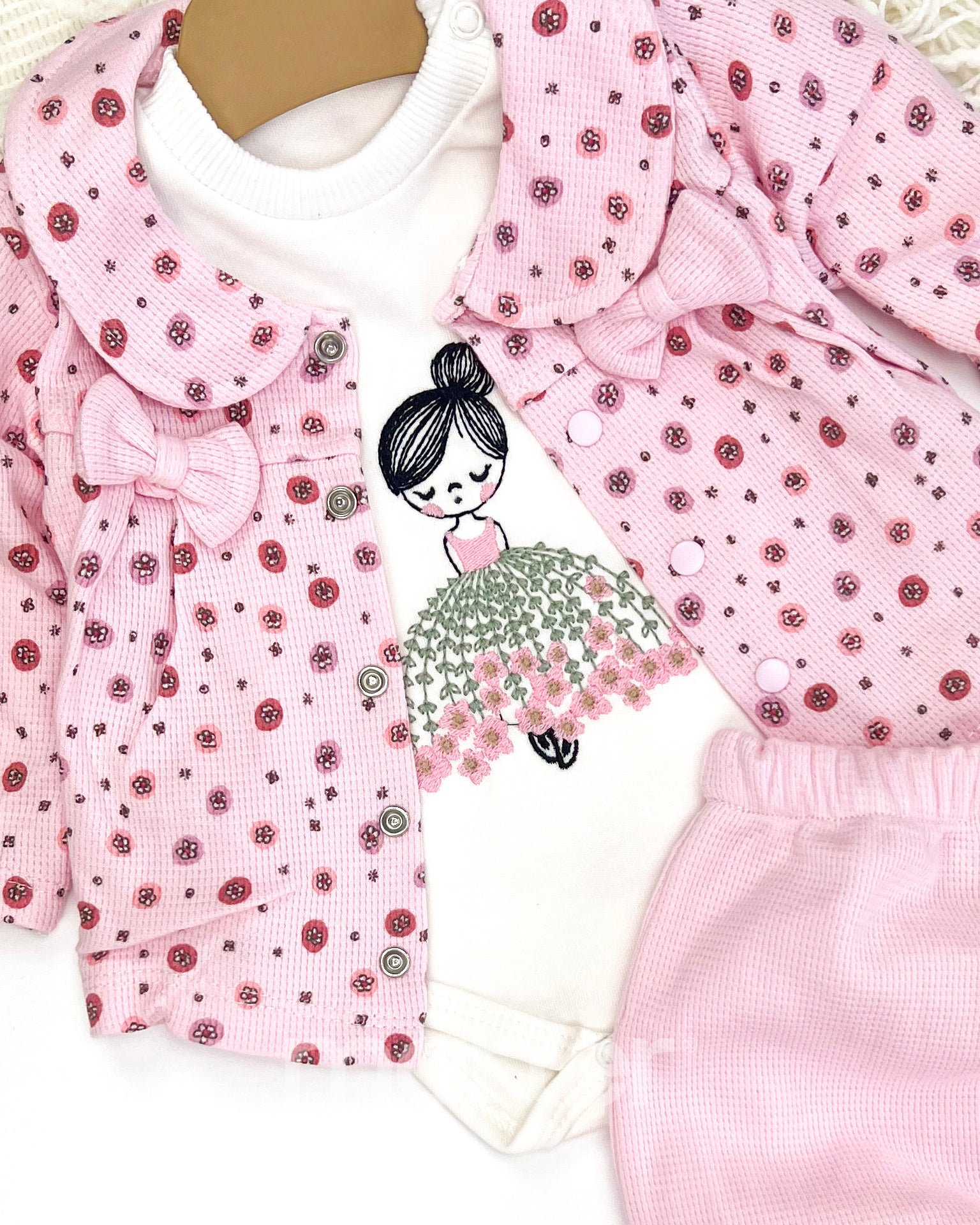 طقم الأميرة الصغيرة للبنات من 3 قطع جميلة