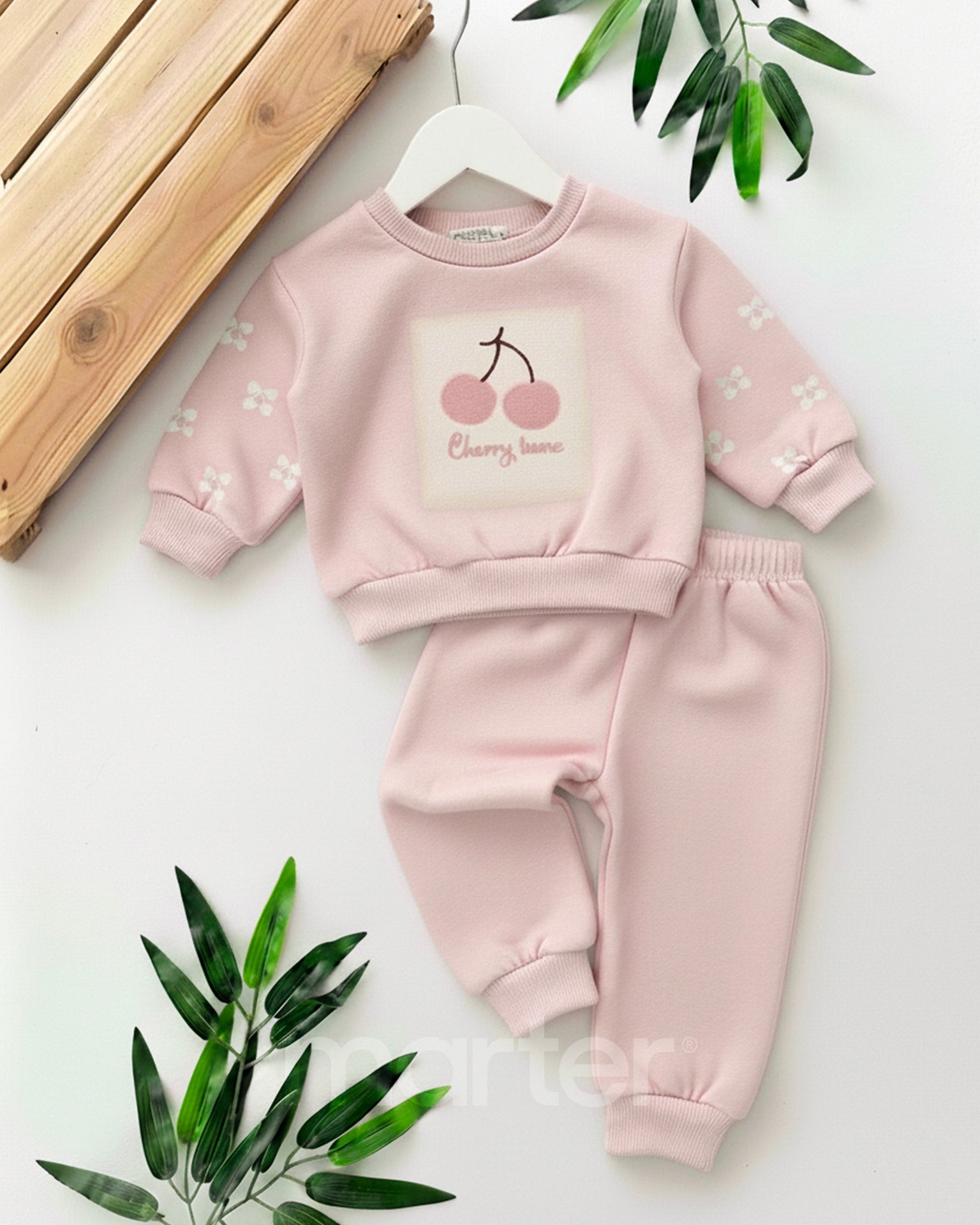 طقم جميل و كيوت للبنات بلمسات أنيقة