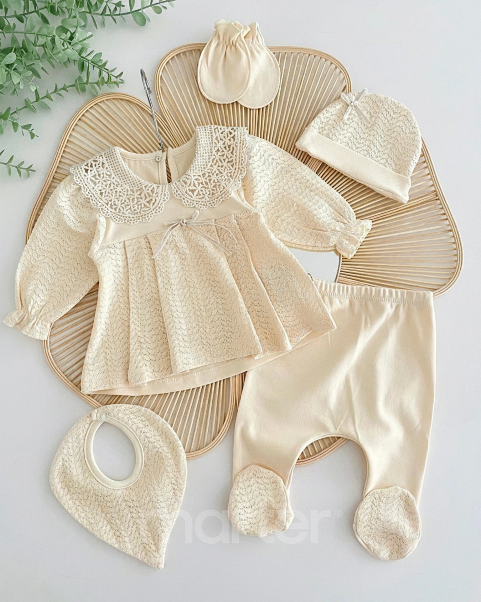 طقم كيوت و جميل لحديثي الولادة من 5 قطع