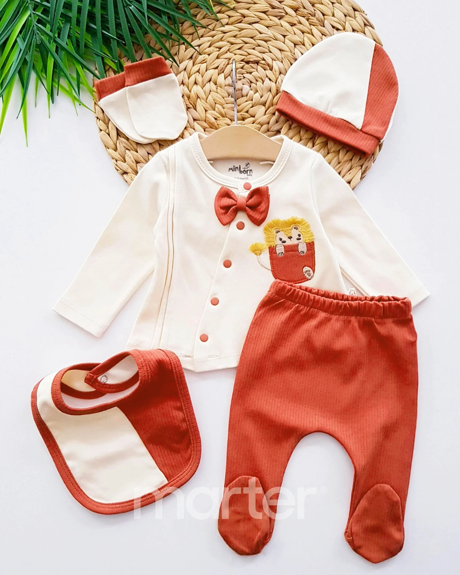 طقم مريح وفخم للمواليد الجدد بـ5 قطع