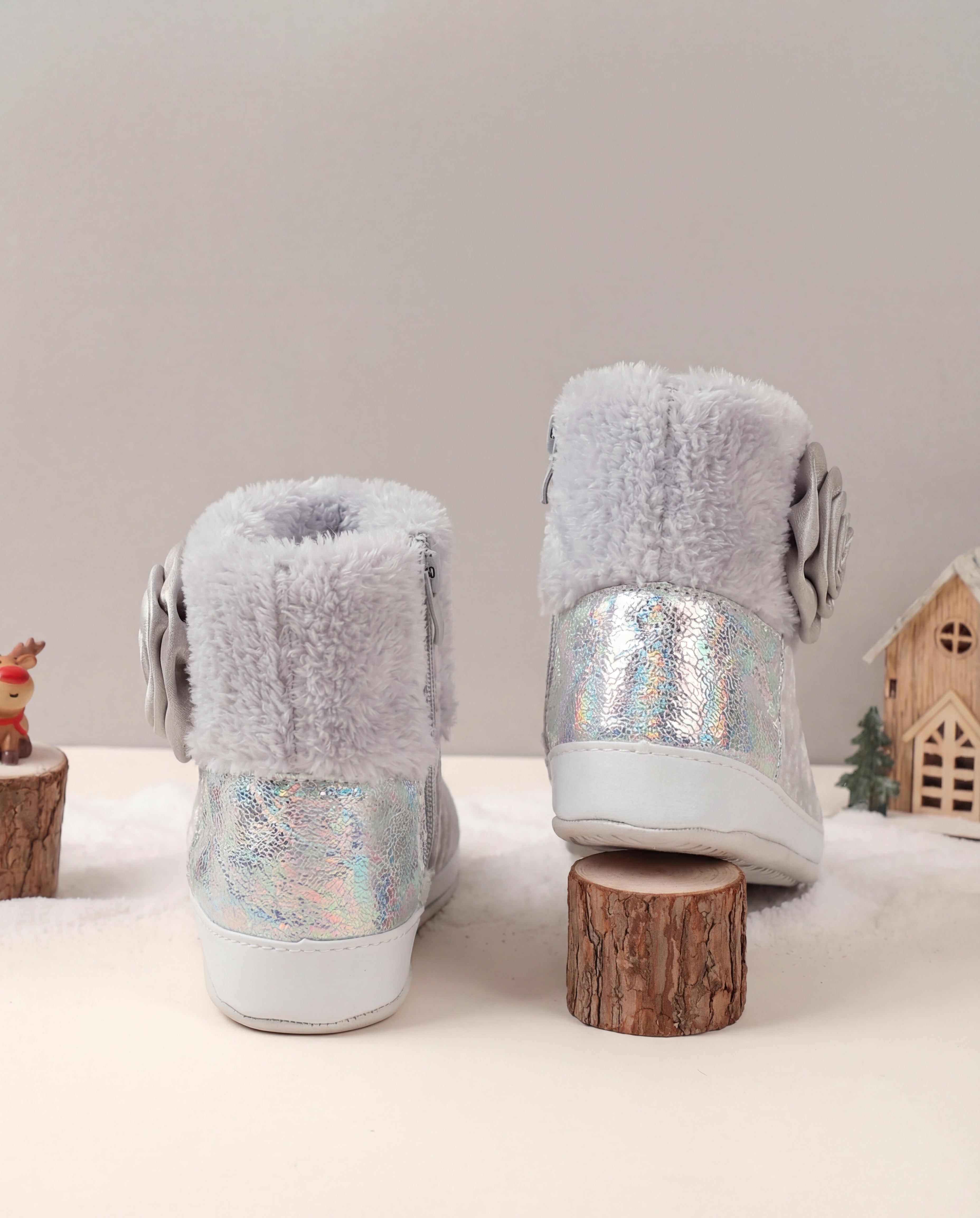 بوت شتوي فاخر للبنات بتصميم وردة جانبية – ناعم ودافئ