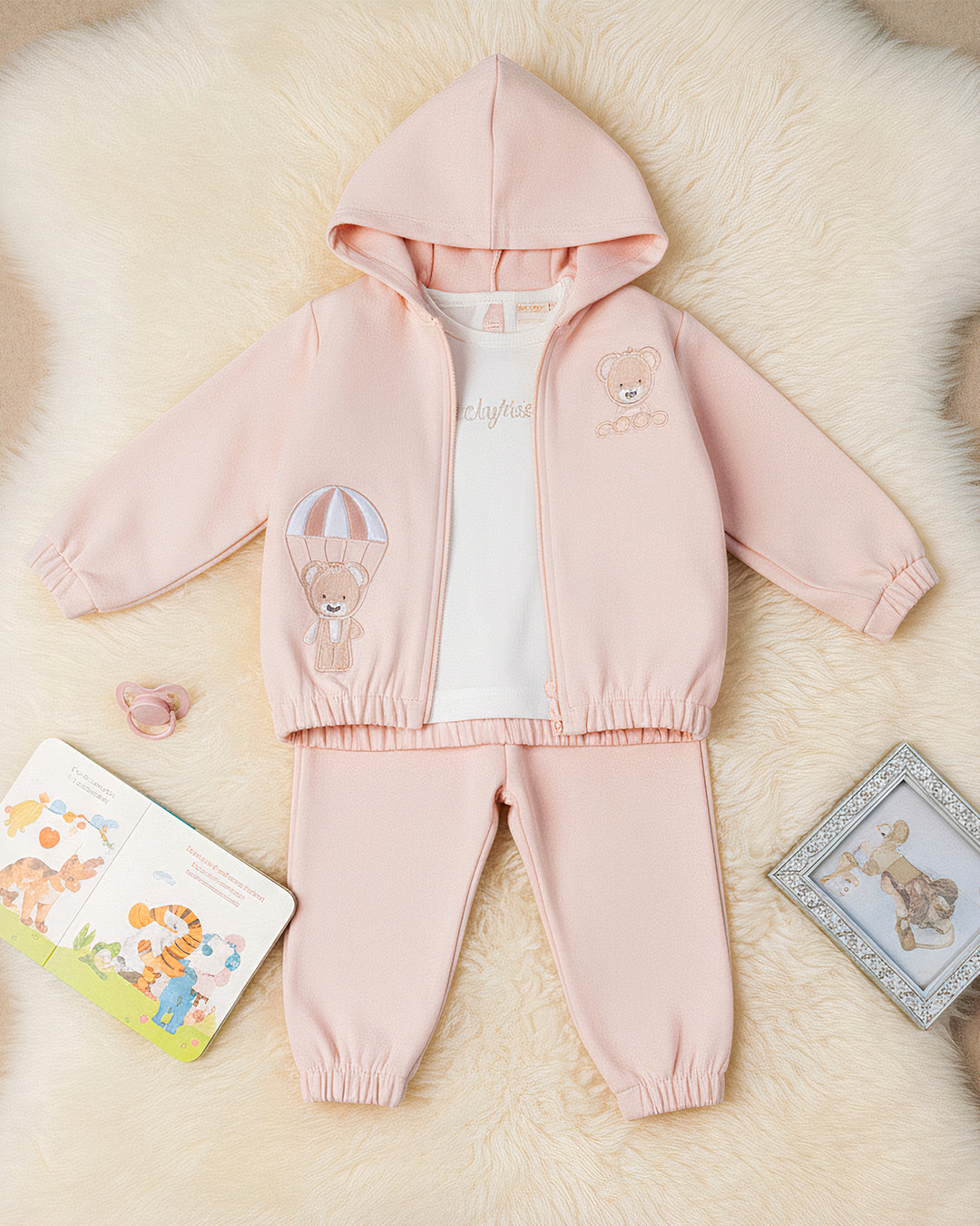 طقم جميل للبنات بتصميم كيوت من 3 قطع