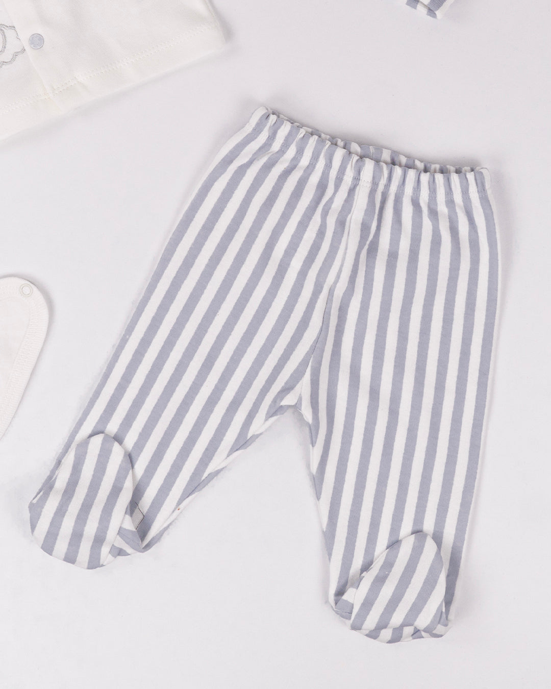 طقم مميز للمواليد الجدد بـ5 قطع