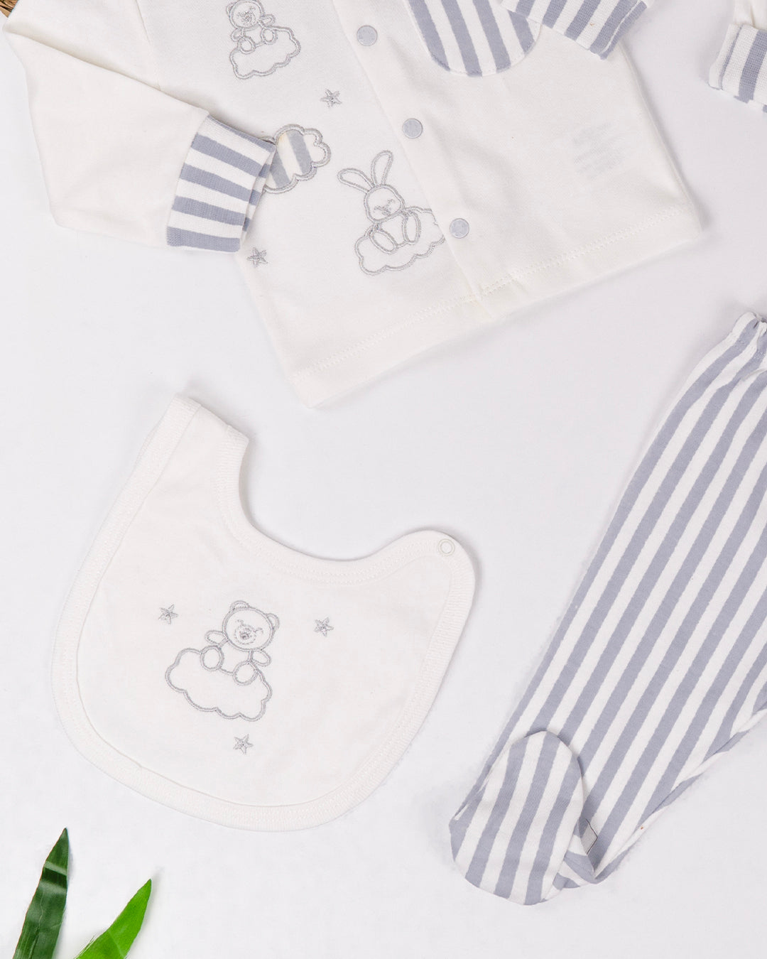 طقم مميز للمواليد الجدد بـ5 قطع