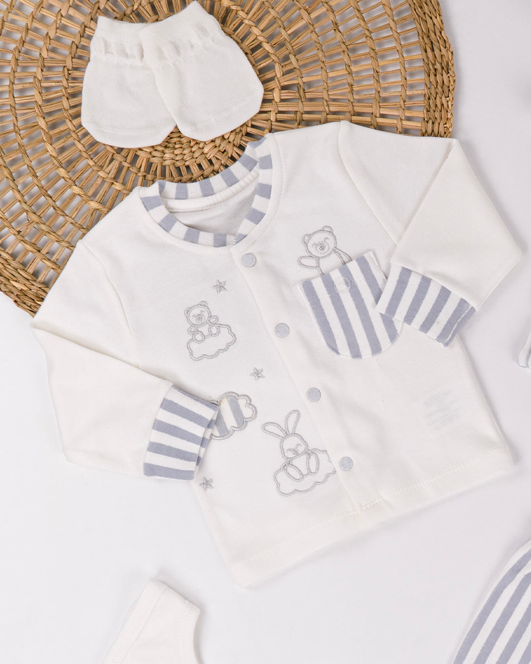 طقم مميز للمواليد الجدد بـ5 قطع