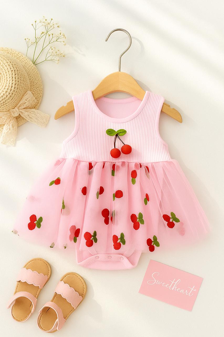 فستان صيفي مزين بحبات الكرز