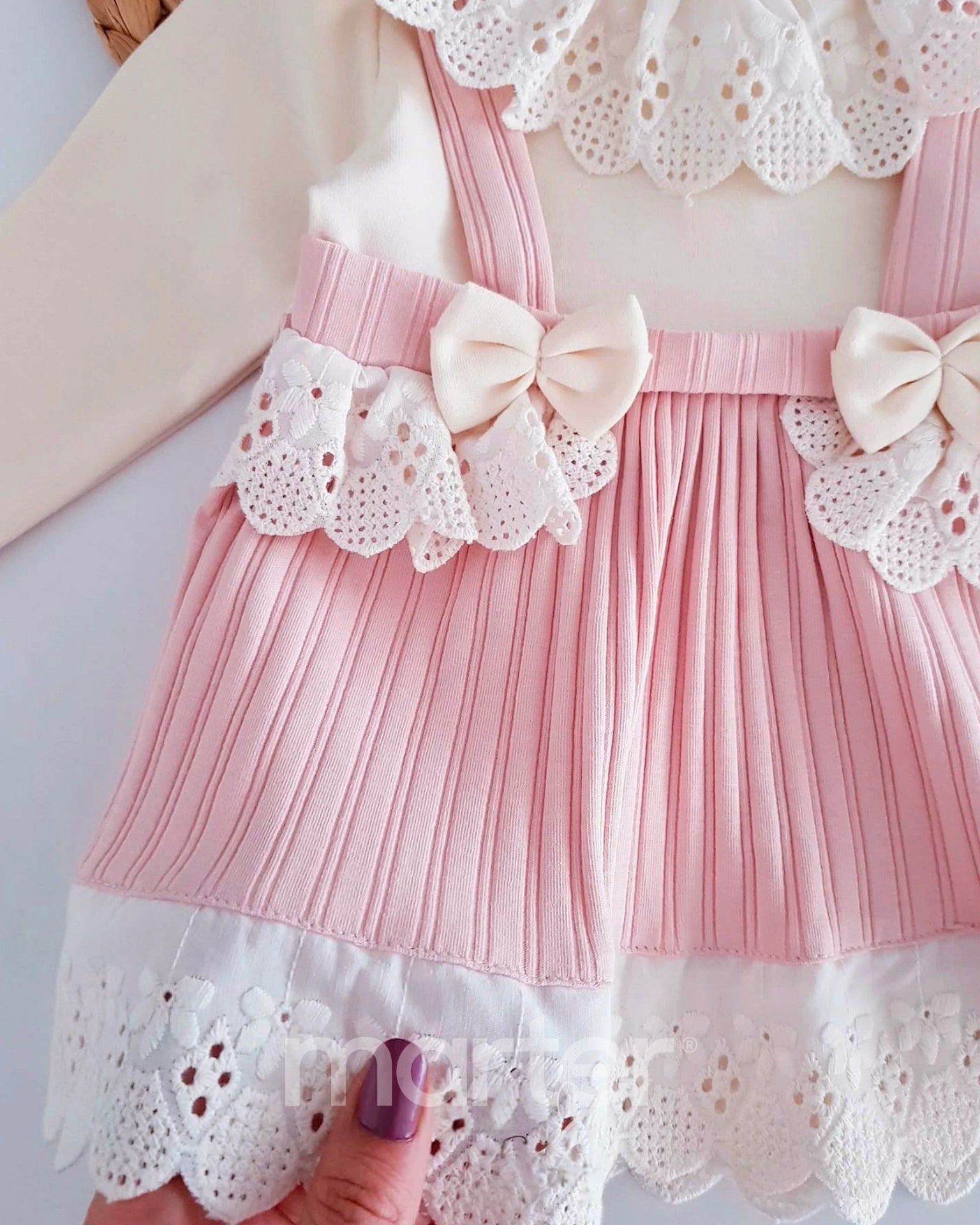 فستان أنيق للبنات و حديثي الولادة بـ 2 قطع فاخرة