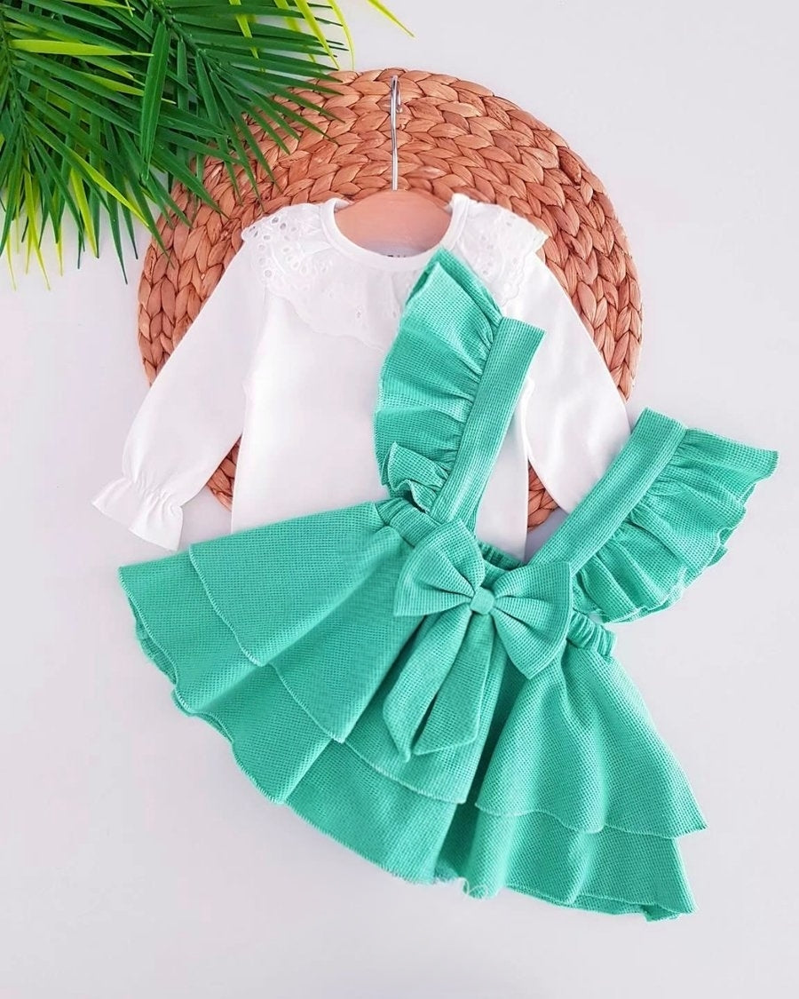 فستان أنيق بتصميم فخم ولمسات راقية لجميع المناسبات