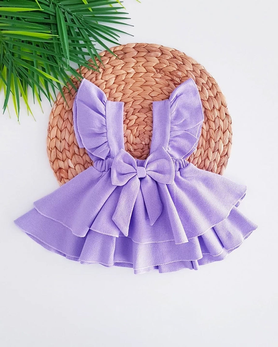 فستان أنيق بتصميم فخم ولمسات راقية لجميع المناسبات