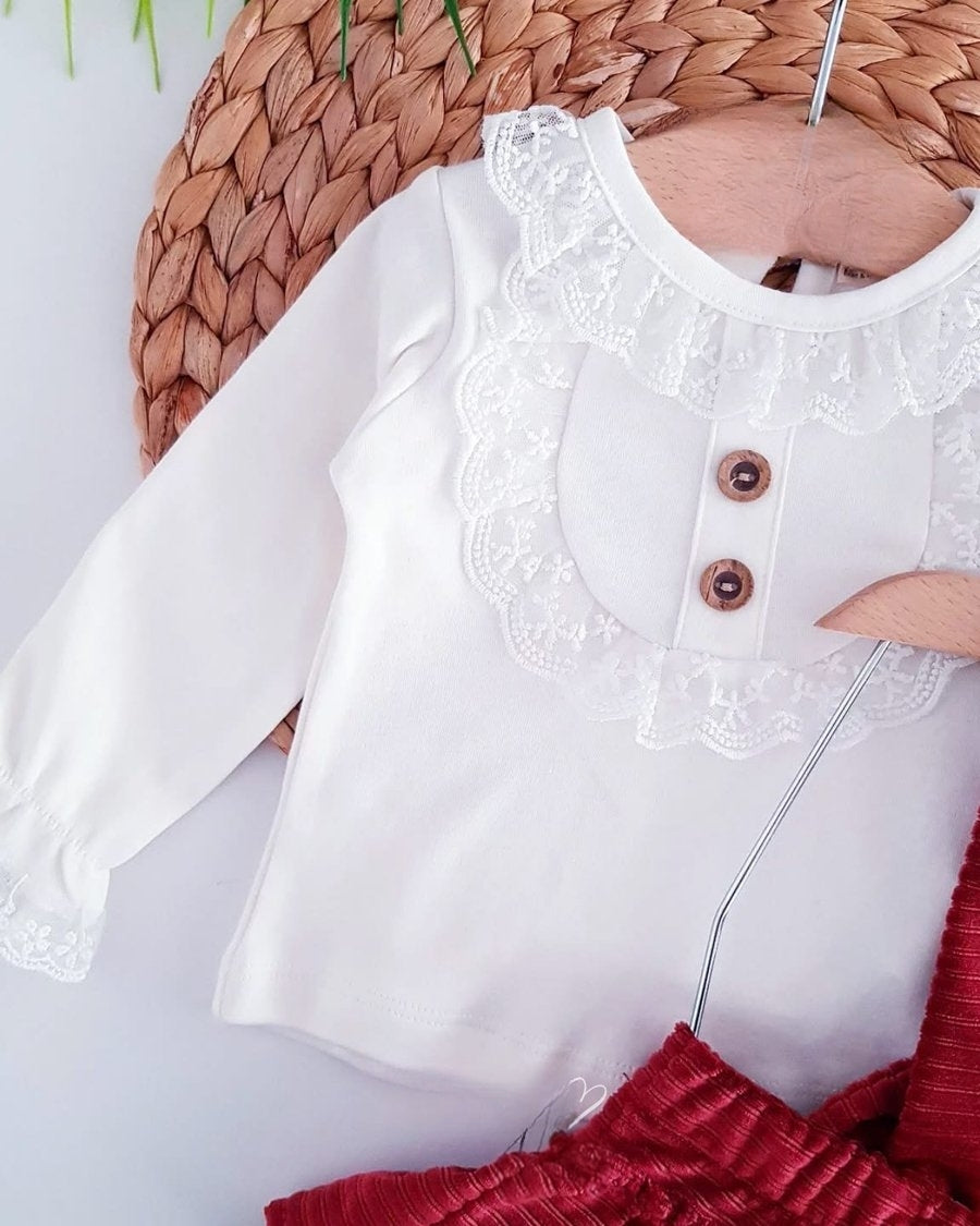 فستان أنيق بتصميم فخم ولمسات راقية لجميع المناسبات