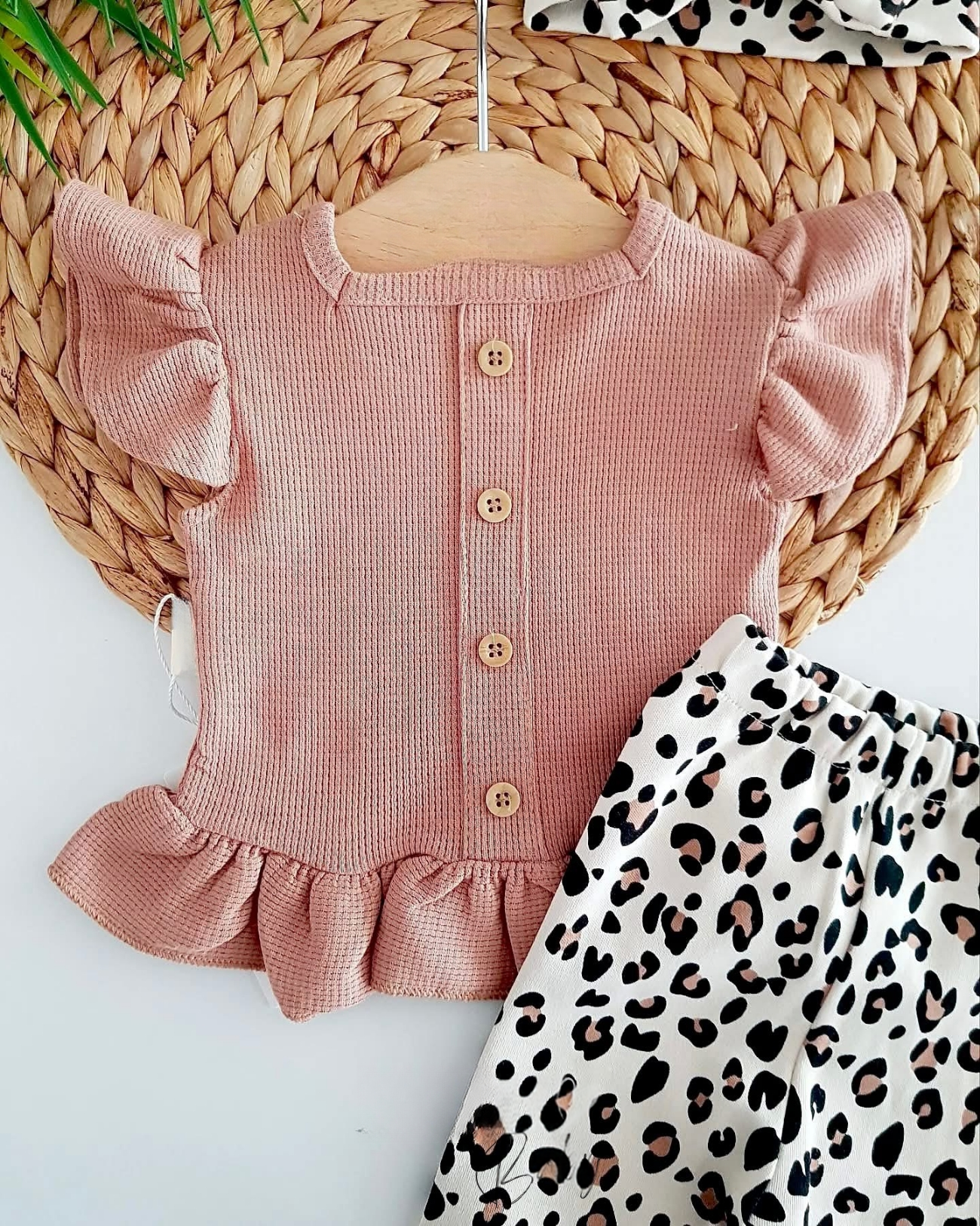 طقم صيفي كيوت للبنات بلمسات أنيقة